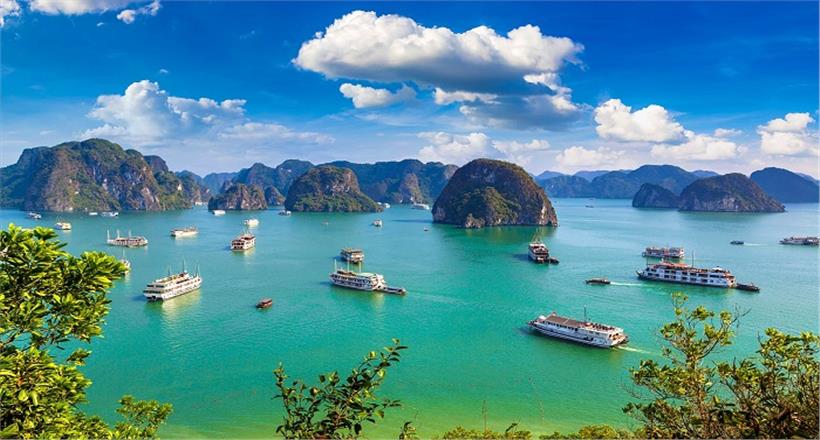 Halong Bay Cruise and Sapa Trekking Topas Eco Lodge 8 Days